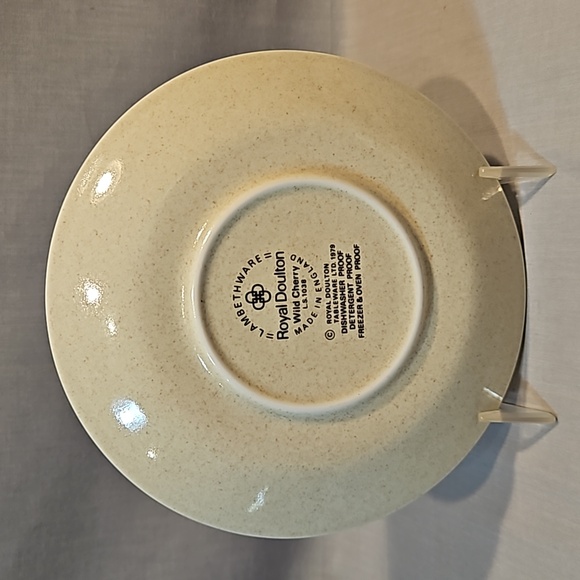 NWOT Royal Doulton Wild Cherry 1038 Five Piece Place Setting Lambethware - Picture 9 of 15